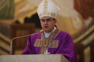 biskup robert chrząszcz